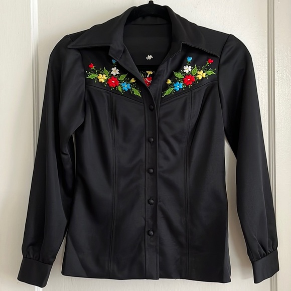 70s Vintage Western Floral Embroidered Dagger Collar Button Down Top Black - Picture 2 of 14
